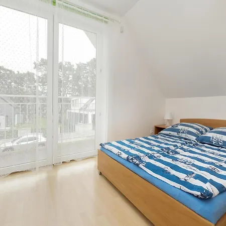 Large, Comfortable Holiday Homes Close To The Sea *