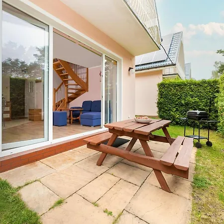 Large, Comfortable Holiday Homes Close To The Sea *